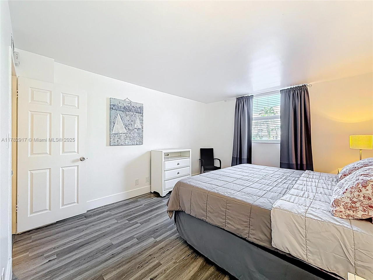 Real estate property located at 1913 Ocean Dr #110, Broward, Chelsea Bayview Condo, Hallandale Beach, FL