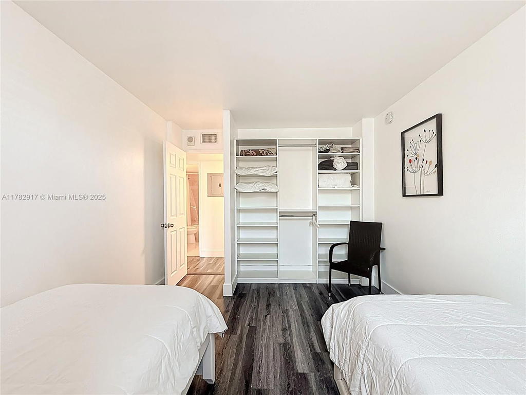 Real estate property located at 1913 Ocean Dr #110, Broward, Chelsea Bayview Condo, Hallandale Beach, FL