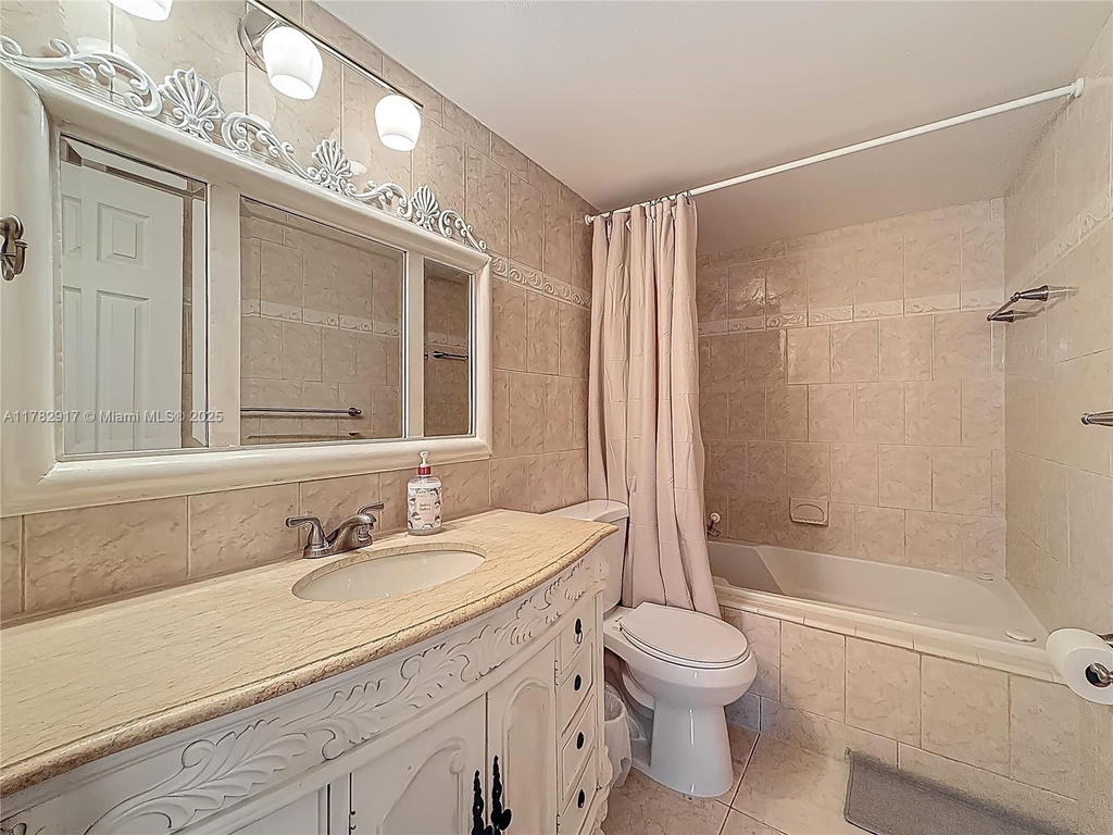 Real estate property located at 1913 Ocean Dr #110, Broward, Chelsea Bayview Condo, Hallandale Beach, FL