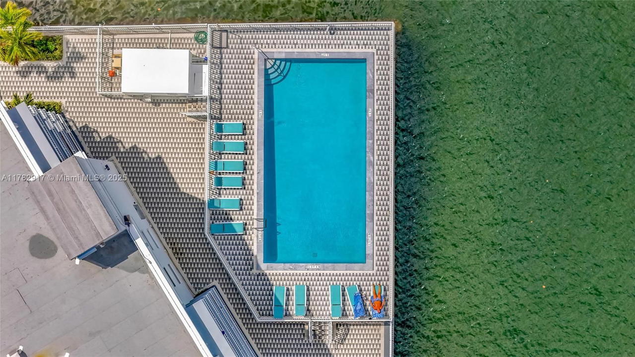 Real estate property located at 1913 Ocean Dr #110, Broward, Chelsea Bayview Condo, Hallandale Beach, FL