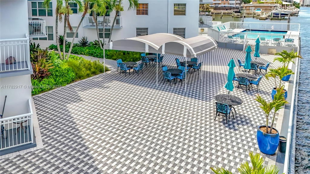 Real estate property located at 1913 Ocean Dr #110, Broward, Chelsea Bayview Condo, Hallandale Beach, FL