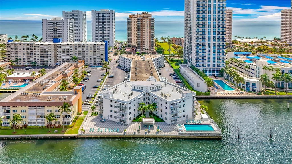 Real estate property located at 1913 Ocean Dr #110, Broward, Chelsea Bayview Condo, Hallandale Beach, FL