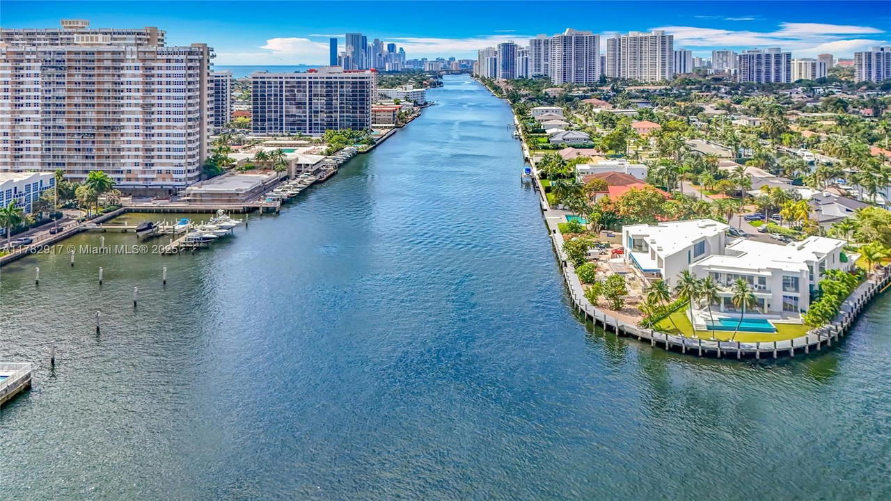 Real estate property located at 1913 Ocean Dr #110, Broward, Chelsea Bayview Condo, Hallandale Beach, FL