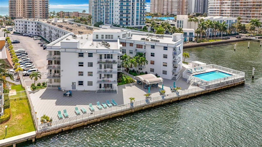 Real estate property located at 1913 Ocean Dr #110, Broward, Chelsea Bayview Condo, Hallandale Beach, FL