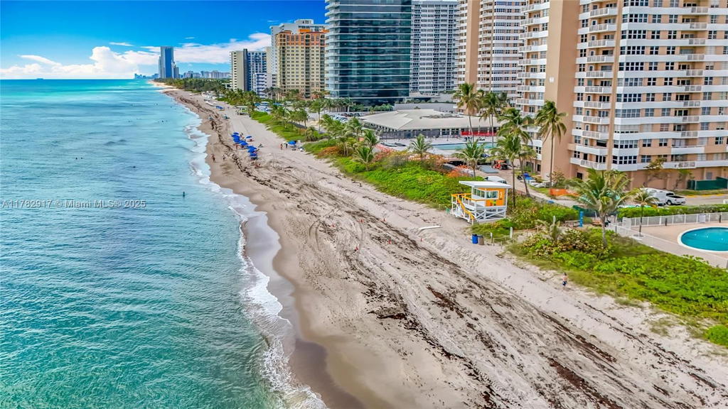 Real estate property located at 1913 Ocean Dr #110, Broward, Chelsea Bayview Condo, Hallandale Beach, FL