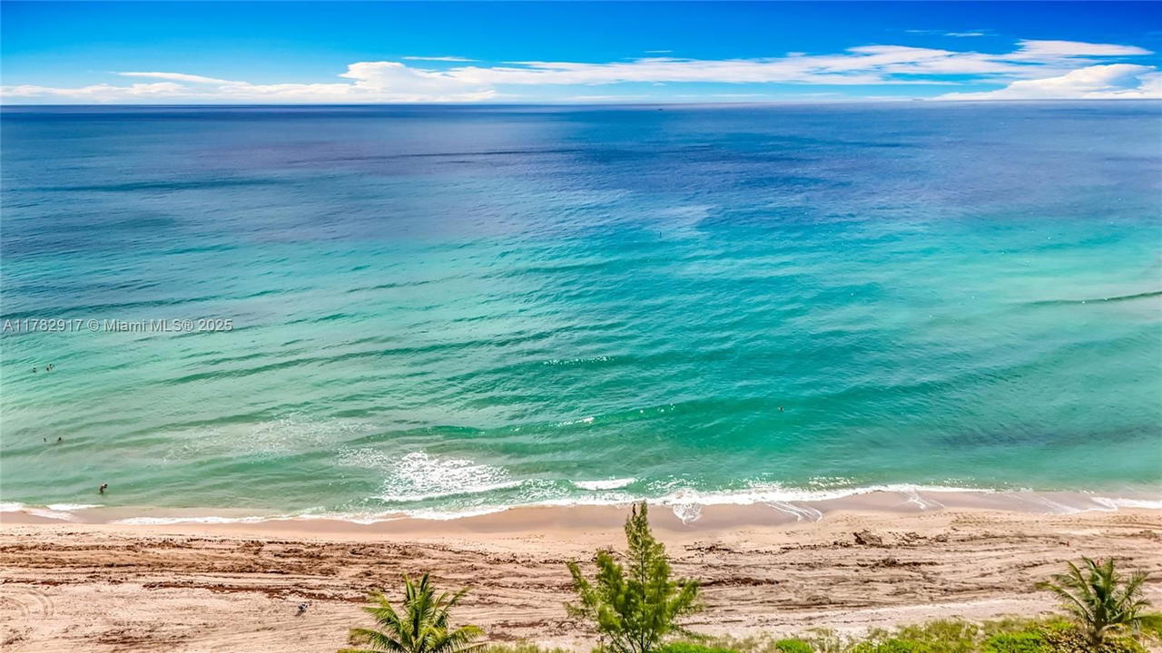 Real estate property located at 1913 Ocean Dr #110, Broward, Chelsea Bayview Condo, Hallandale Beach, FL
