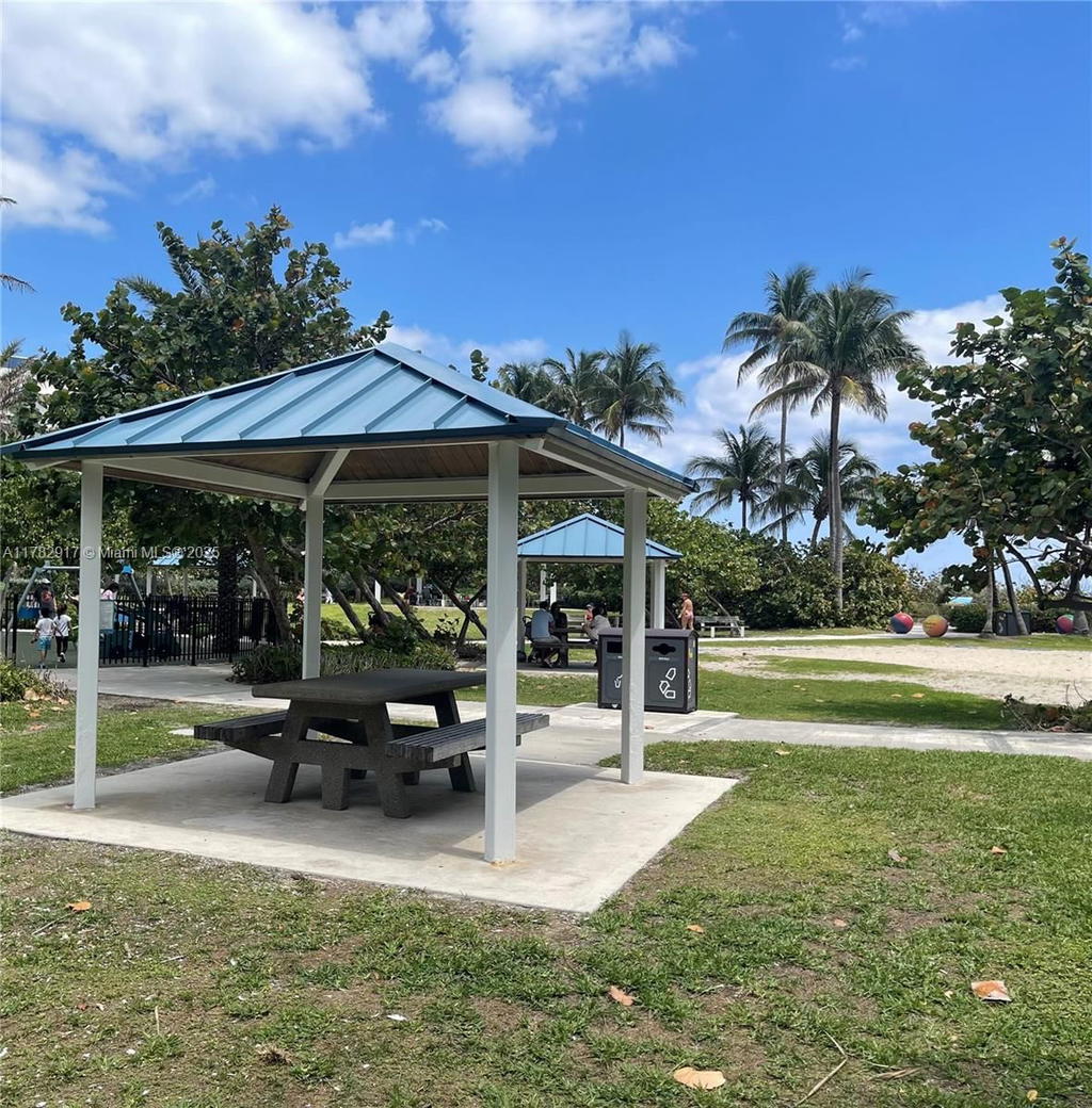 Real estate property located at 1913 Ocean Dr #110, Broward, Chelsea Bayview Condo, Hallandale Beach, FL
