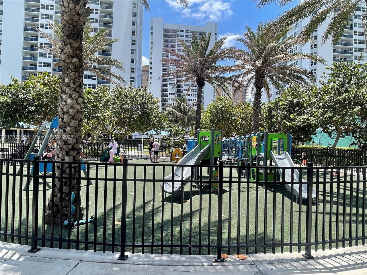 Real estate property located at 1913 Ocean Dr #110, Broward, Chelsea Bayview Condo, Hallandale Beach, FL