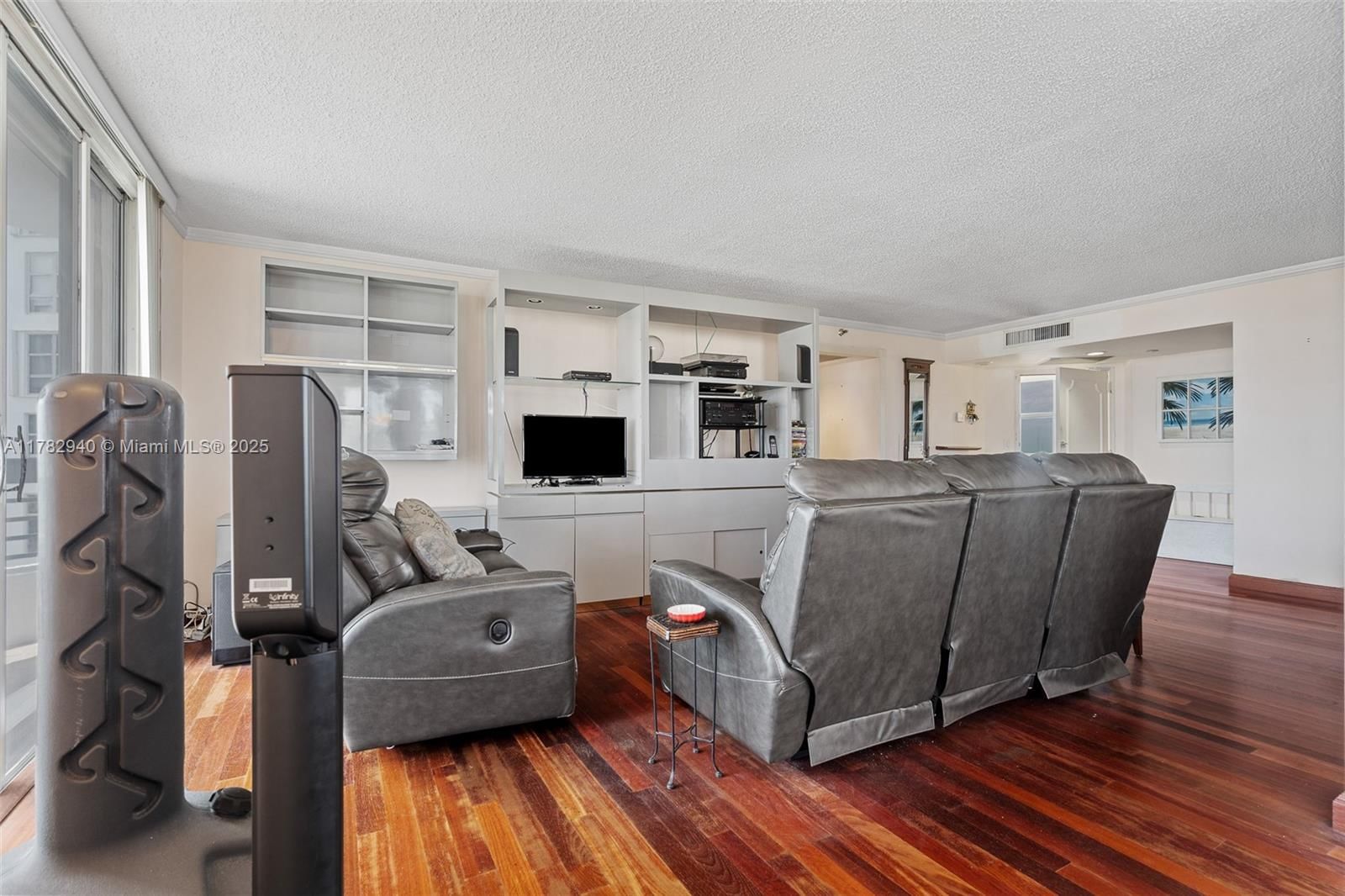 Real estate property located at 19195 36th Ct #1506, Miami-dade, Mystic Pointe Condo No Tw, Aventura, FL