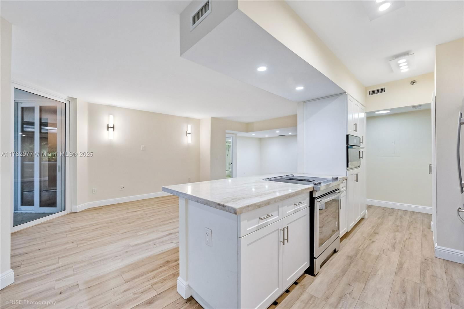 Real estate property located at 8925 Collins Ave #2D, Miami-dade, Mirage Condo, Surfside, FL