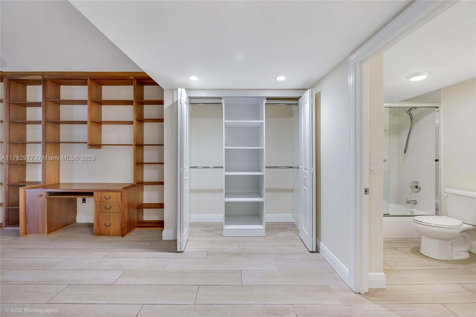 Real estate property located at 8925 Collins Ave #2D, Miami-dade, Mirage Condo, Surfside, FL