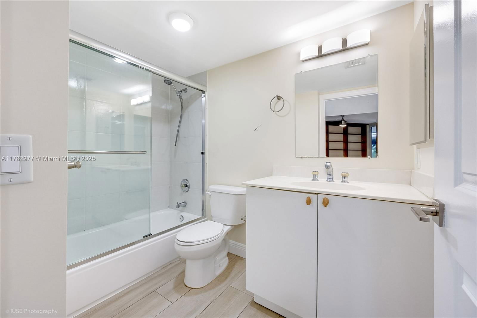 Real estate property located at 8925 Collins Ave #2D, Miami-dade, Mirage Condo, Surfside, FL