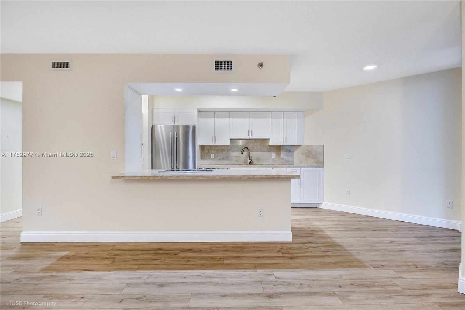 Real estate property located at 8925 Collins Ave #2D, Miami-dade, Mirage Condo, Surfside, FL