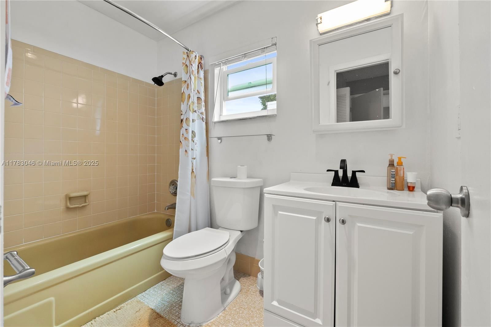 Real estate property located at 4900 13th Ter, Broward, Crystal Lake 4th Sec, Deerfield Beach, FL