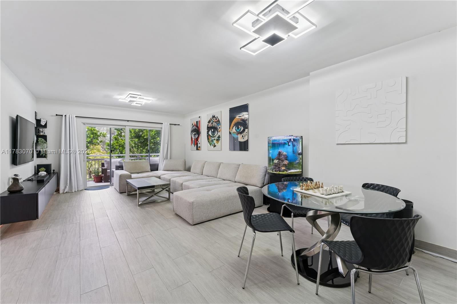 Real estate property located at 4400 Hillcrest Dr #303B, Broward, Hillcrest No 21 Condo, Hollywood, FL