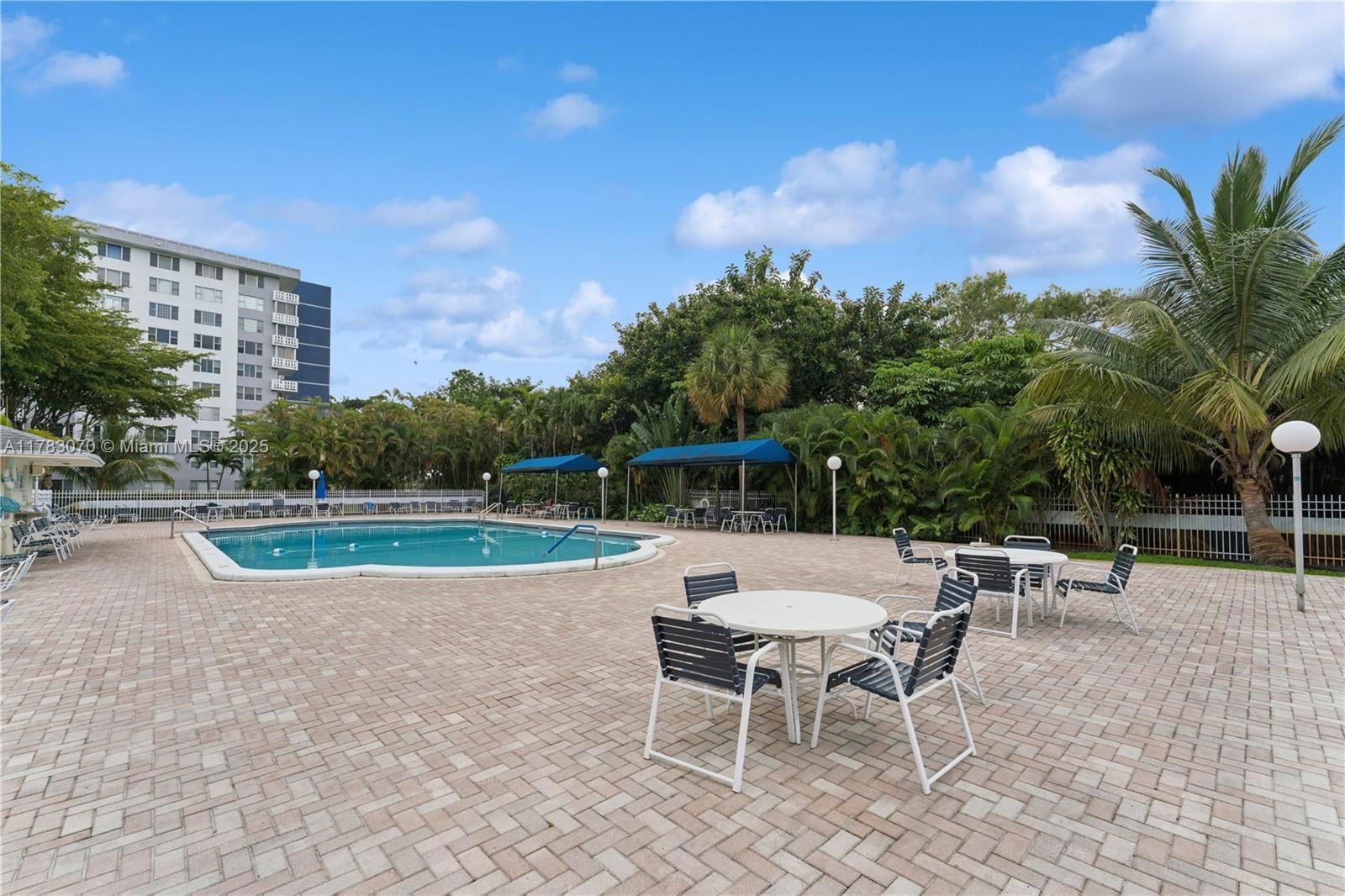 Real estate property located at 4400 Hillcrest Dr #303B, Broward, Hillcrest No 21 Condo, Hollywood, FL