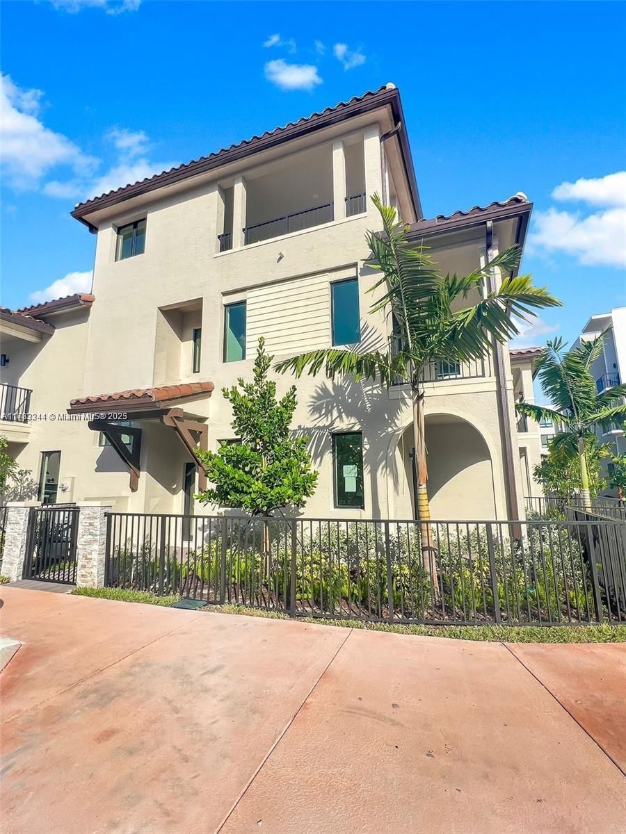 Real estate property located at 4236 NW 82nd Ave, Miami-dade, Downtown Doral South Phas, Doral, FL