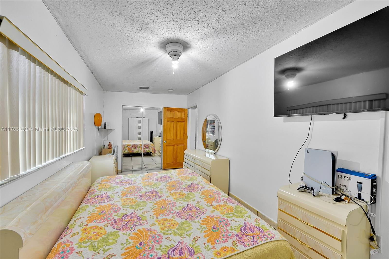 Real estate property located at 220 61st St, Miami-dade, 4th Avenue Extension To H, Hialeah, FL