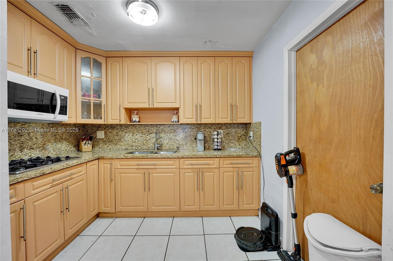 Real estate property located at 220 61st St, Miami-dade, 4th Avenue Extension To H, Hialeah, FL