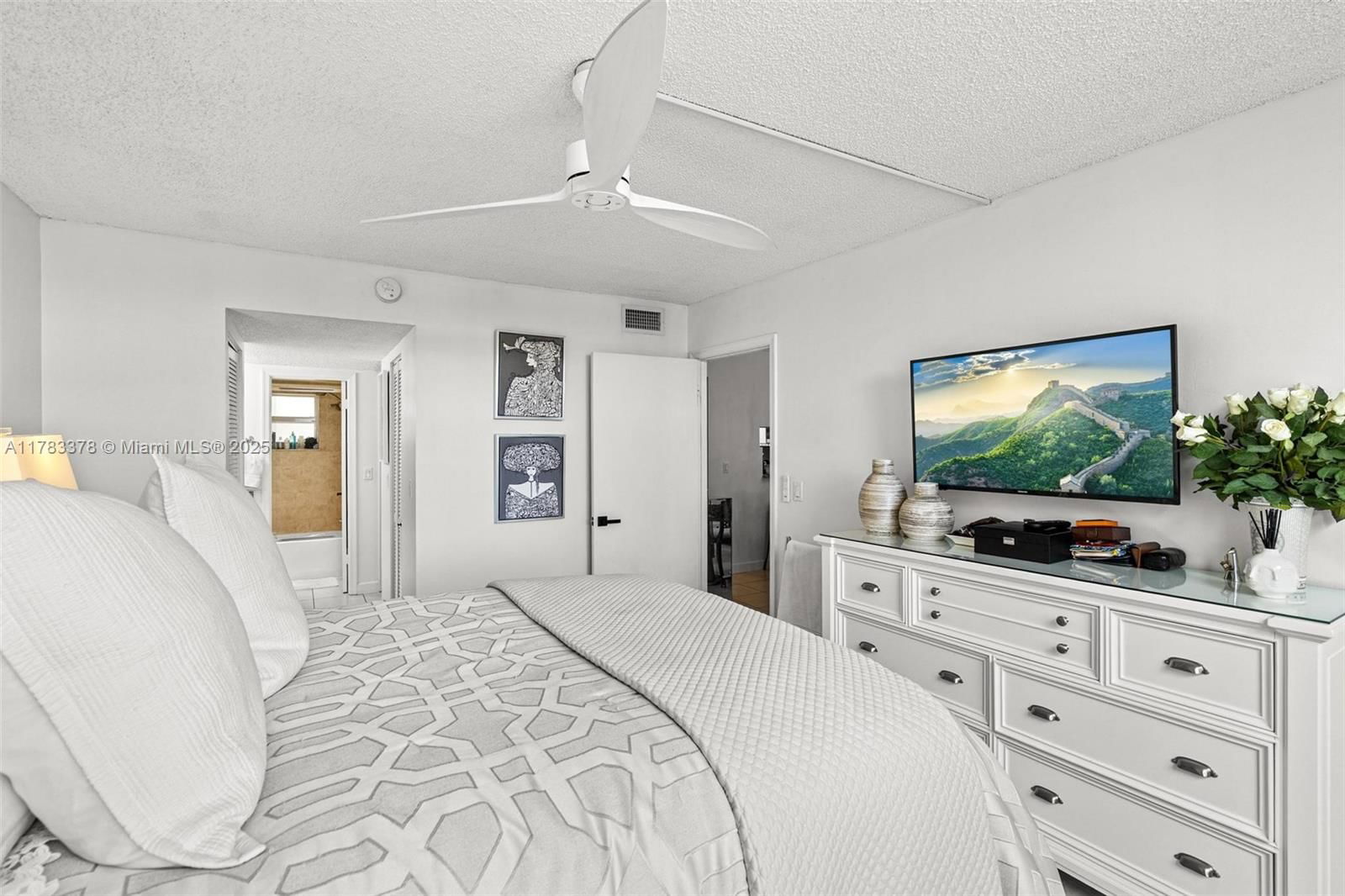 Real estate property located at 9440 Poinciana Pl #405, Broward, Poinciana 4 Of Pine Islan, Davie, FL