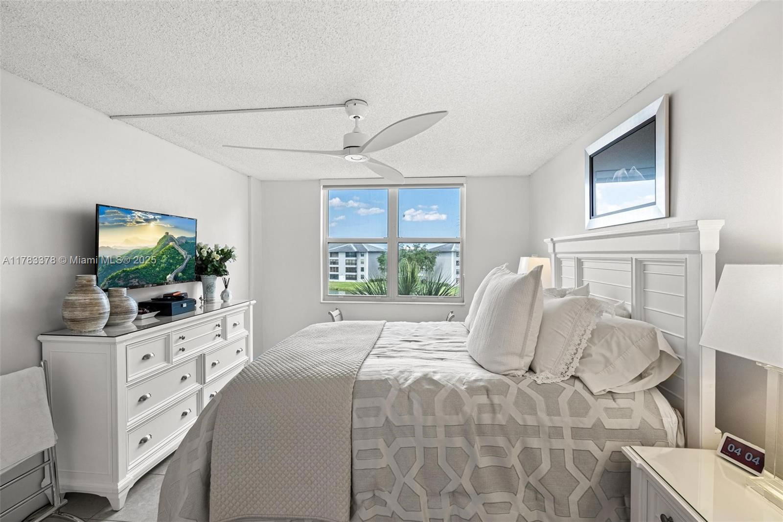 Real estate property located at 9440 Poinciana Pl #405, Broward, Poinciana 4 Of Pine Islan, Davie, FL