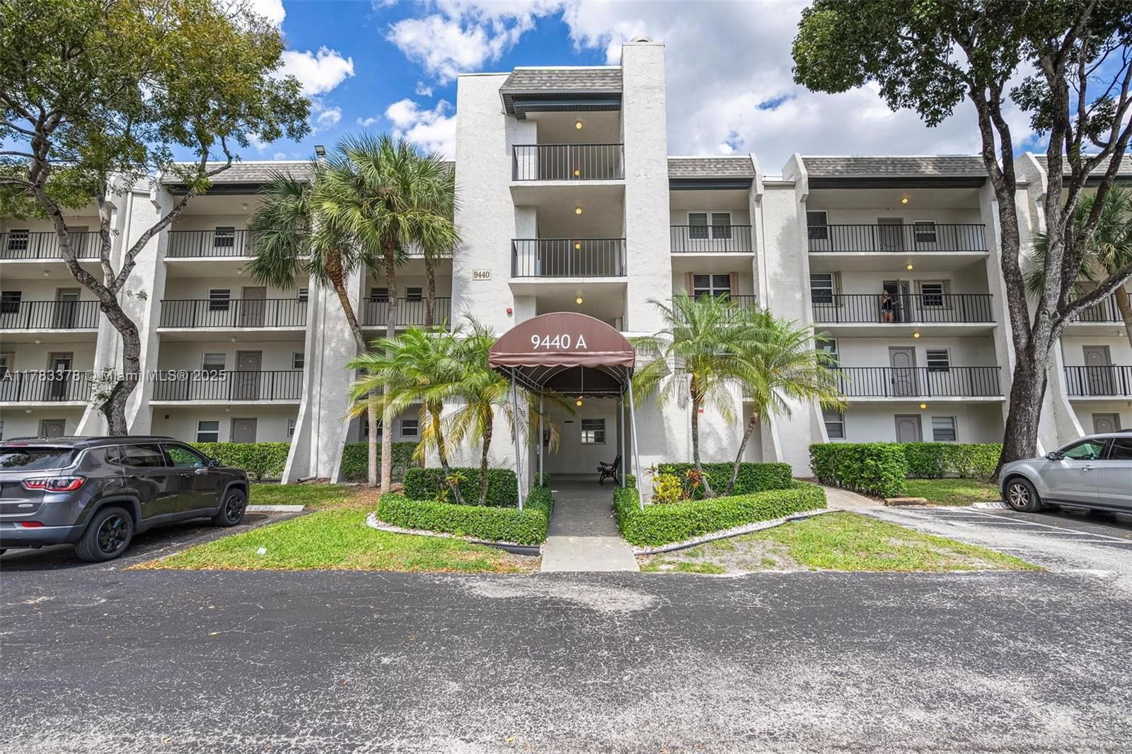 Real estate property located at 9440 Poinciana Pl #405, Broward, Poinciana 4 Of Pine Islan, Davie, FL