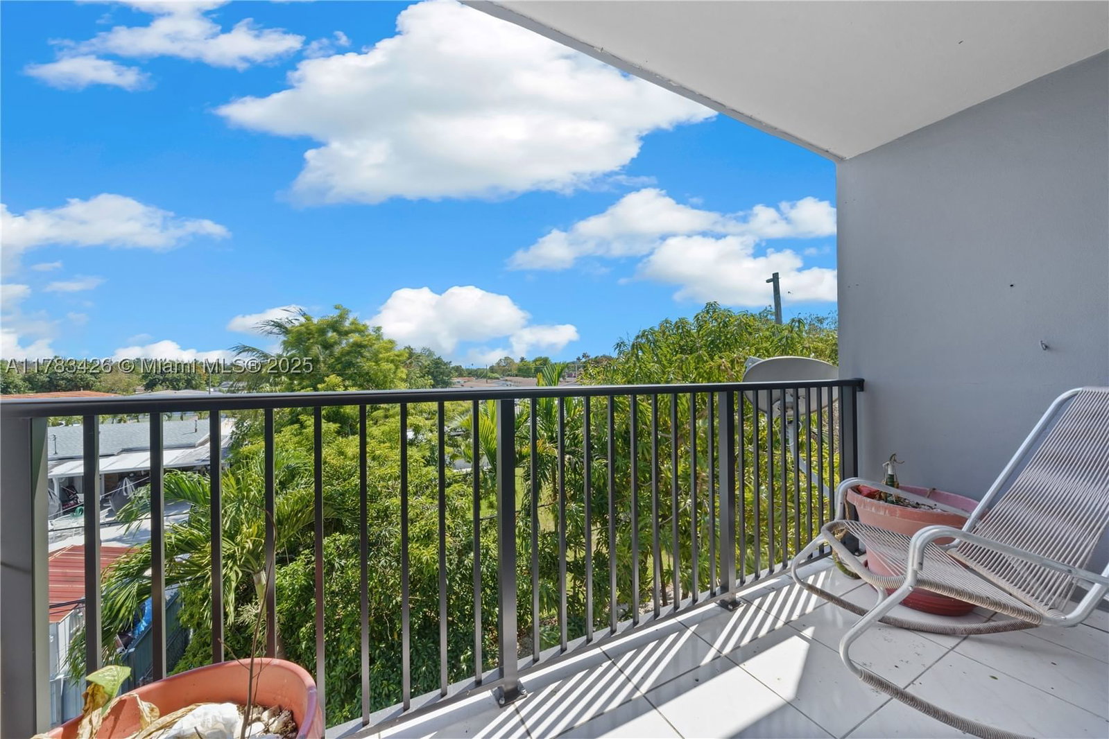 Real estate property located at 30 39th St #321, Miami-dade, El Jardin De Hialeah Cond, Hialeah, FL