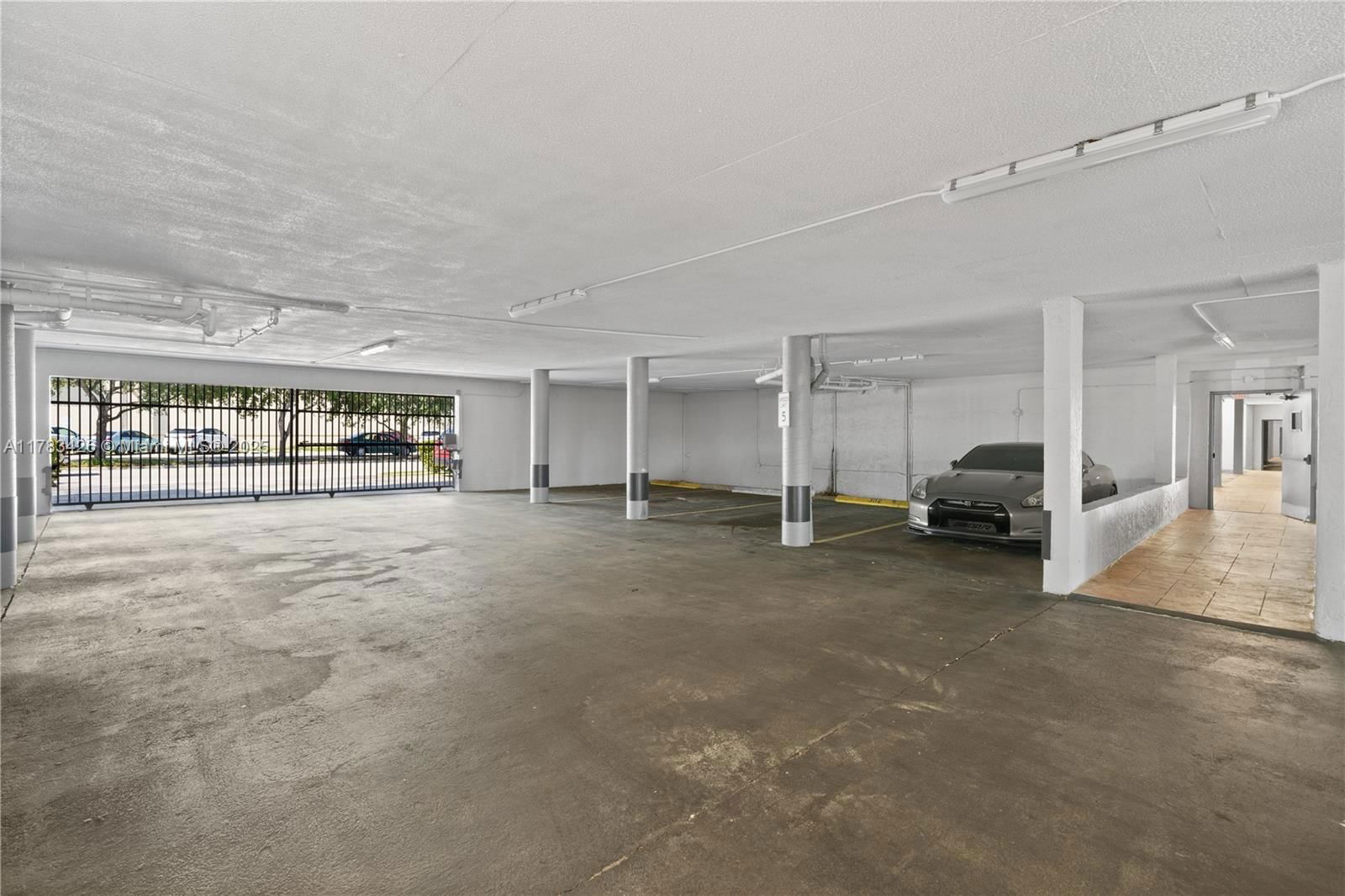 Real estate property located at 30 39th St #321, Miami-dade, El Jardin De Hialeah Cond, Hialeah, FL