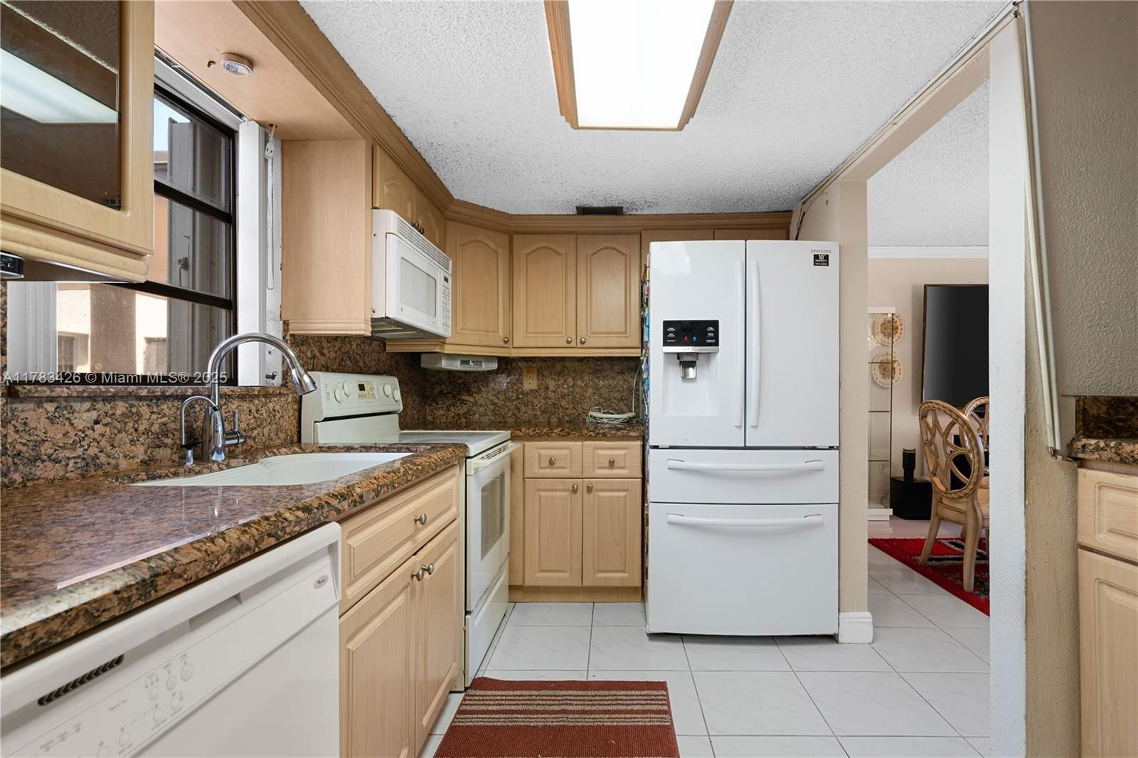 Real estate property located at 30 39th St #321, Miami-dade, El Jardin De Hialeah Cond, Hialeah, FL