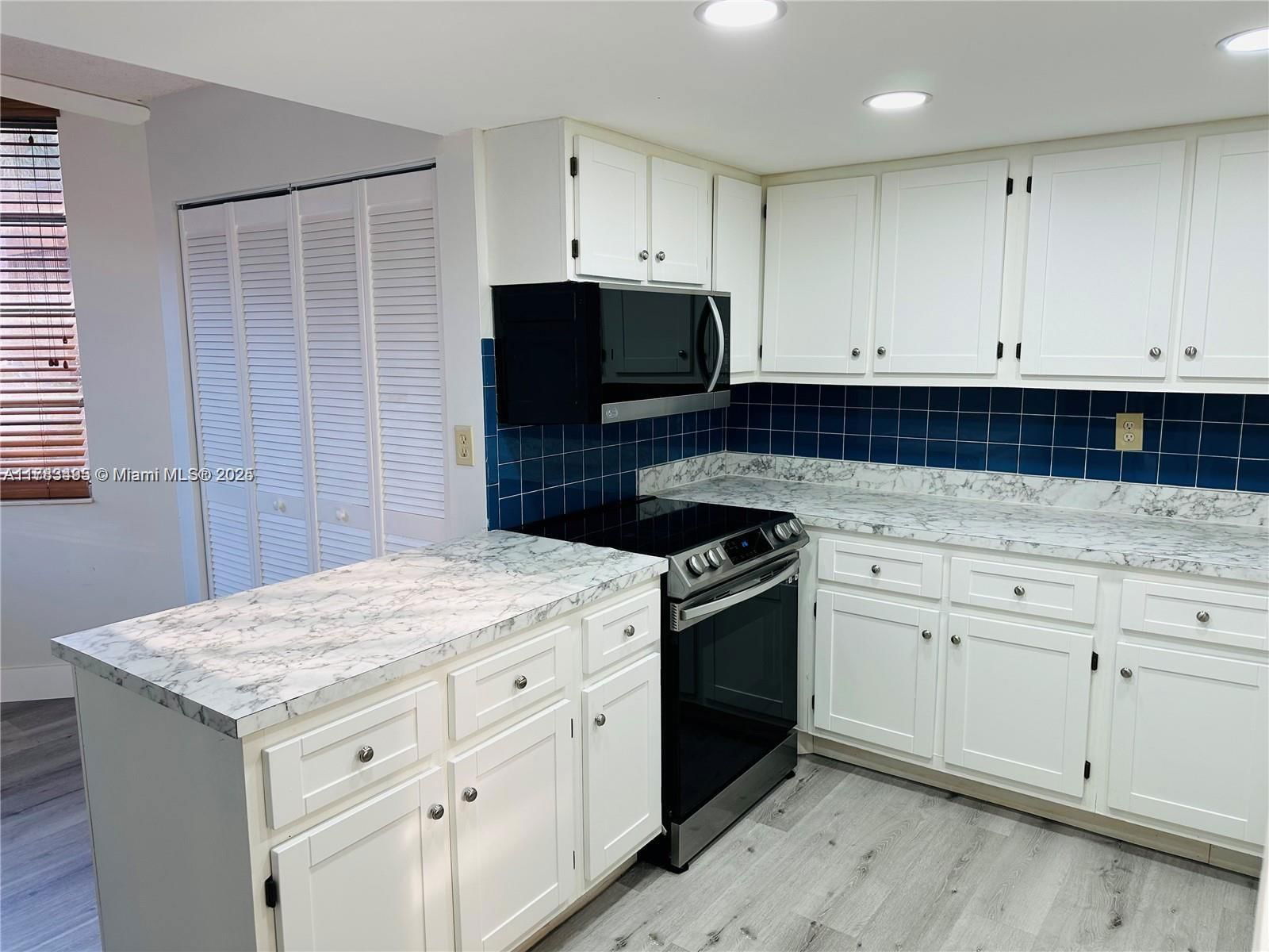 Real estate property located at 9501 Seagrape Dr #101, Broward, Condo 5 Of Sabal Palm Con, Davie, FL