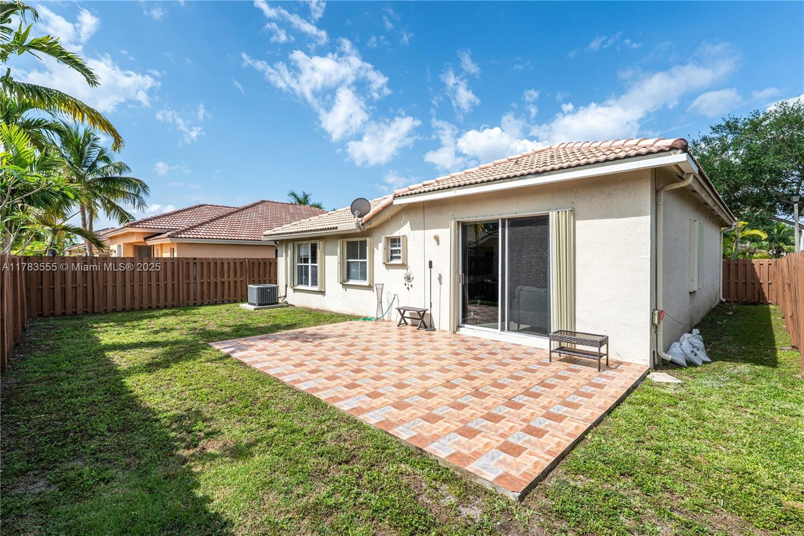 Real estate property located at 284 Royal Cove Way, Broward, Royal Palm-poinciana Parc, Davie, FL