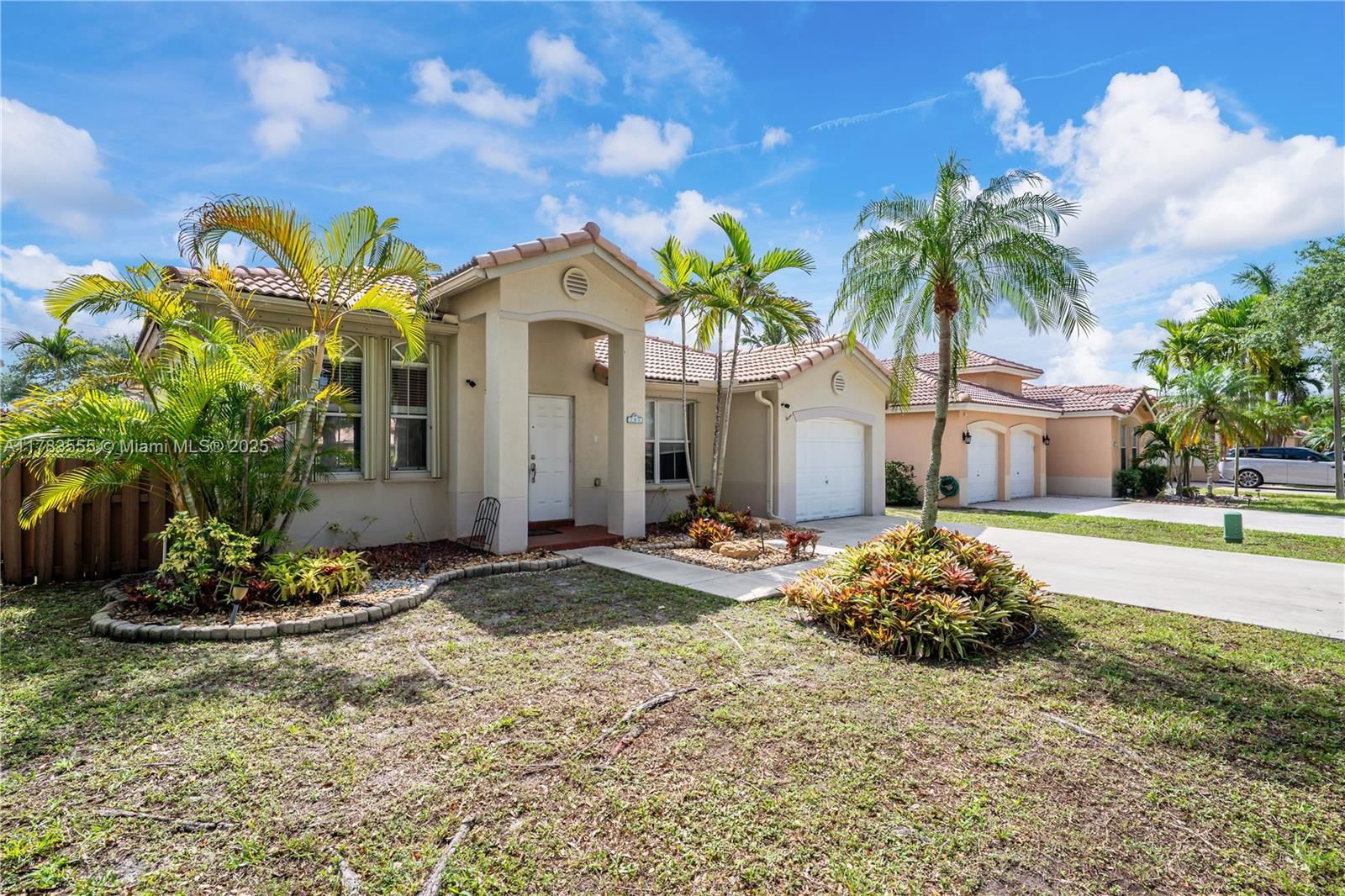 Real estate property located at 284 Royal Cove Way, Broward, Royal Palm-poinciana Parc, Davie, FL