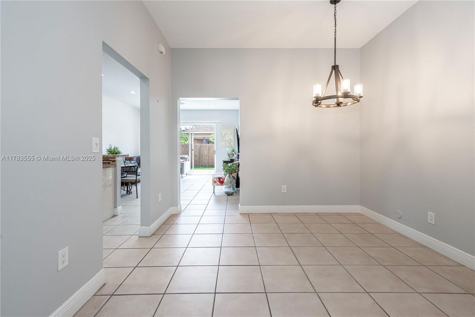 Real estate property located at 284 Royal Cove Way, Broward, Royal Palm-poinciana Parc, Davie, FL