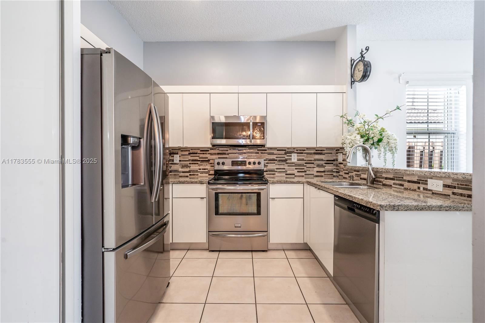 Real estate property located at 284 Royal Cove Way, Broward, Royal Palm-poinciana Parc, Davie, FL