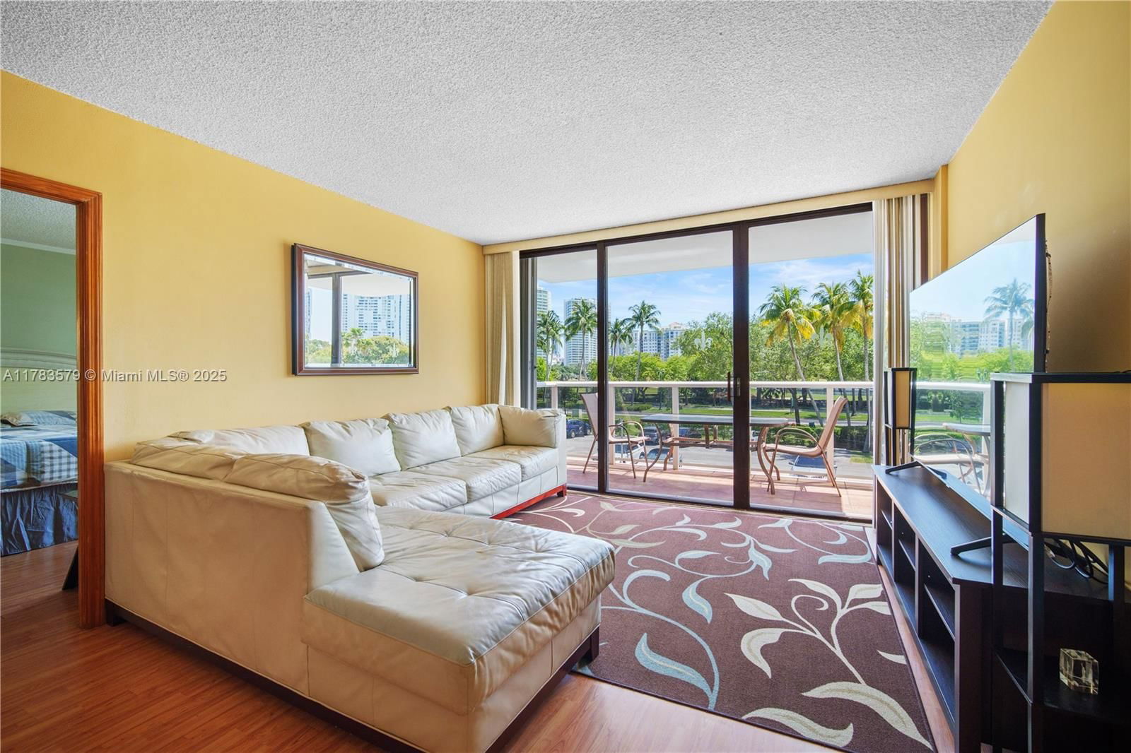 Real estate property located at 3675 Country Club Dr #204, Miami-dade, Aventura-eldorado Condo, Aventura, FL