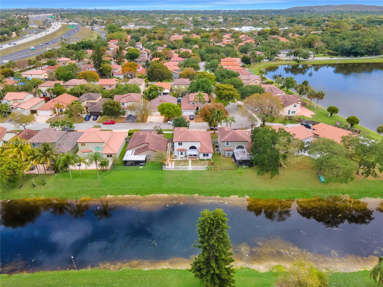 Real estate property located at 5511 51st Ave, Broward, Winston Park Section One, Coconut Creek, FL