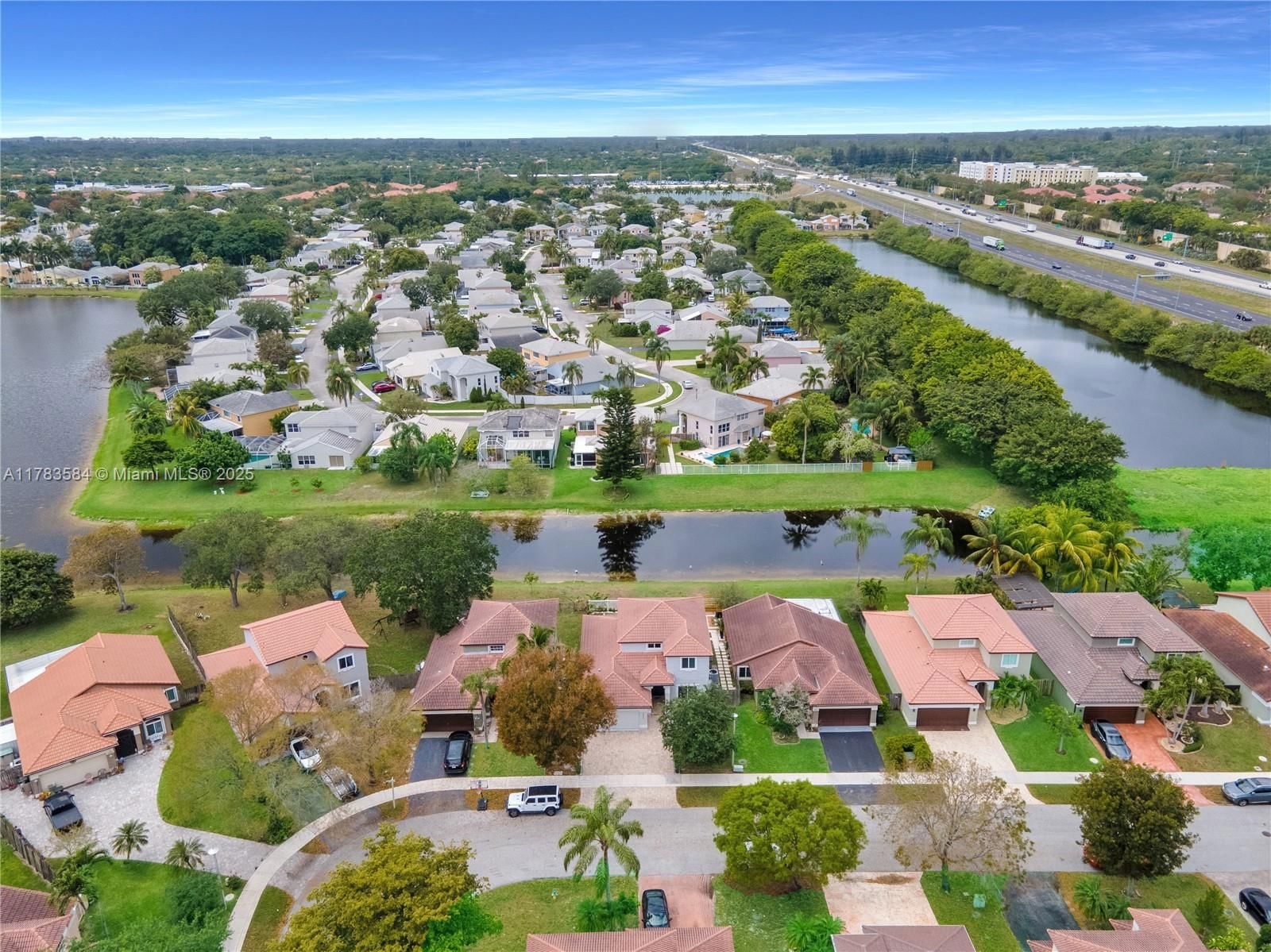 Real estate property located at 5511 51st Ave, Broward, Winston Park Section One, Coconut Creek, FL