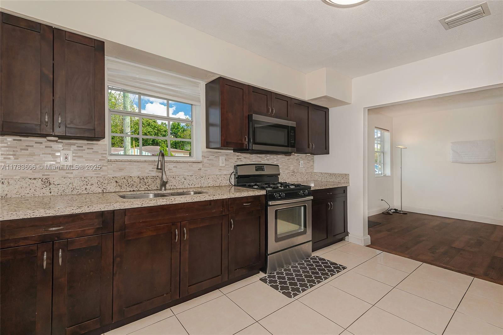 Real estate property located at 534 16th St, Miami-dade, Lunsford Gardens, Hialeah, FL