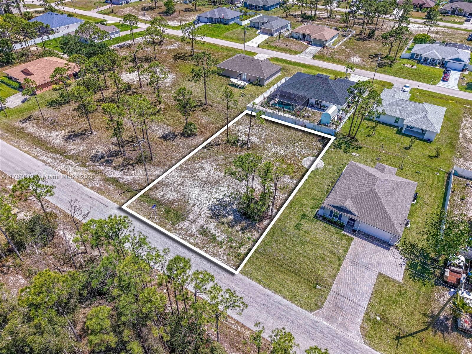 Real estate property located at 2312 Jacaranda Pkwy W, Lee, Cape Coral, Cape Coral, FL