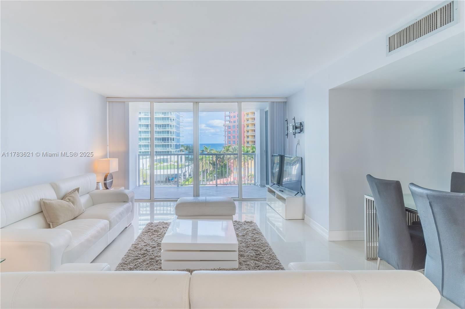 Real estate property located at 2200 33rd Ave #7J, Broward, White Egret Condo, Fort Lauderdale, FL