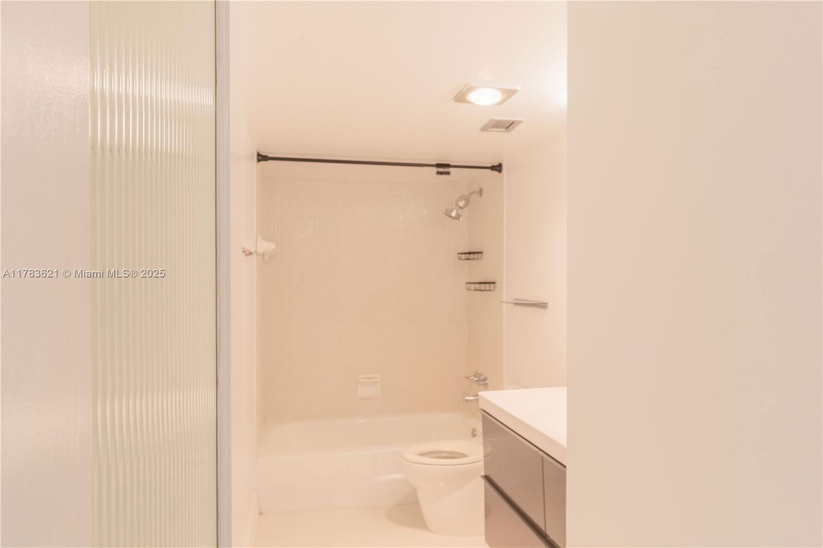 Real estate property located at 2200 33rd Ave #7J, Broward, White Egret Condo, Fort Lauderdale, FL