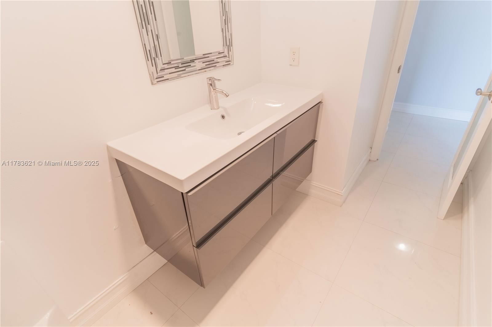 Real estate property located at 2200 33rd Ave #7J, Broward, White Egret Condo, Fort Lauderdale, FL