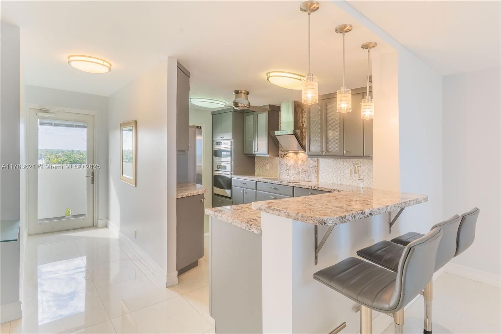 Real estate property located at 2200 33rd Ave #7J, Broward, White Egret Condo, Fort Lauderdale, FL