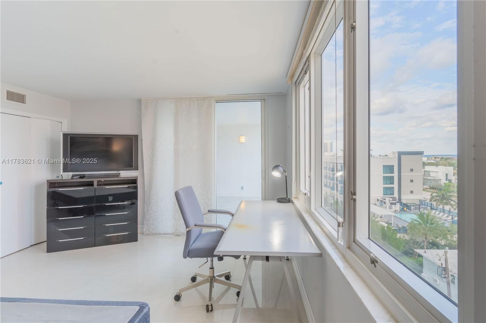 Real estate property located at 2200 33rd Ave #7J, Broward, White Egret Condo, Fort Lauderdale, FL