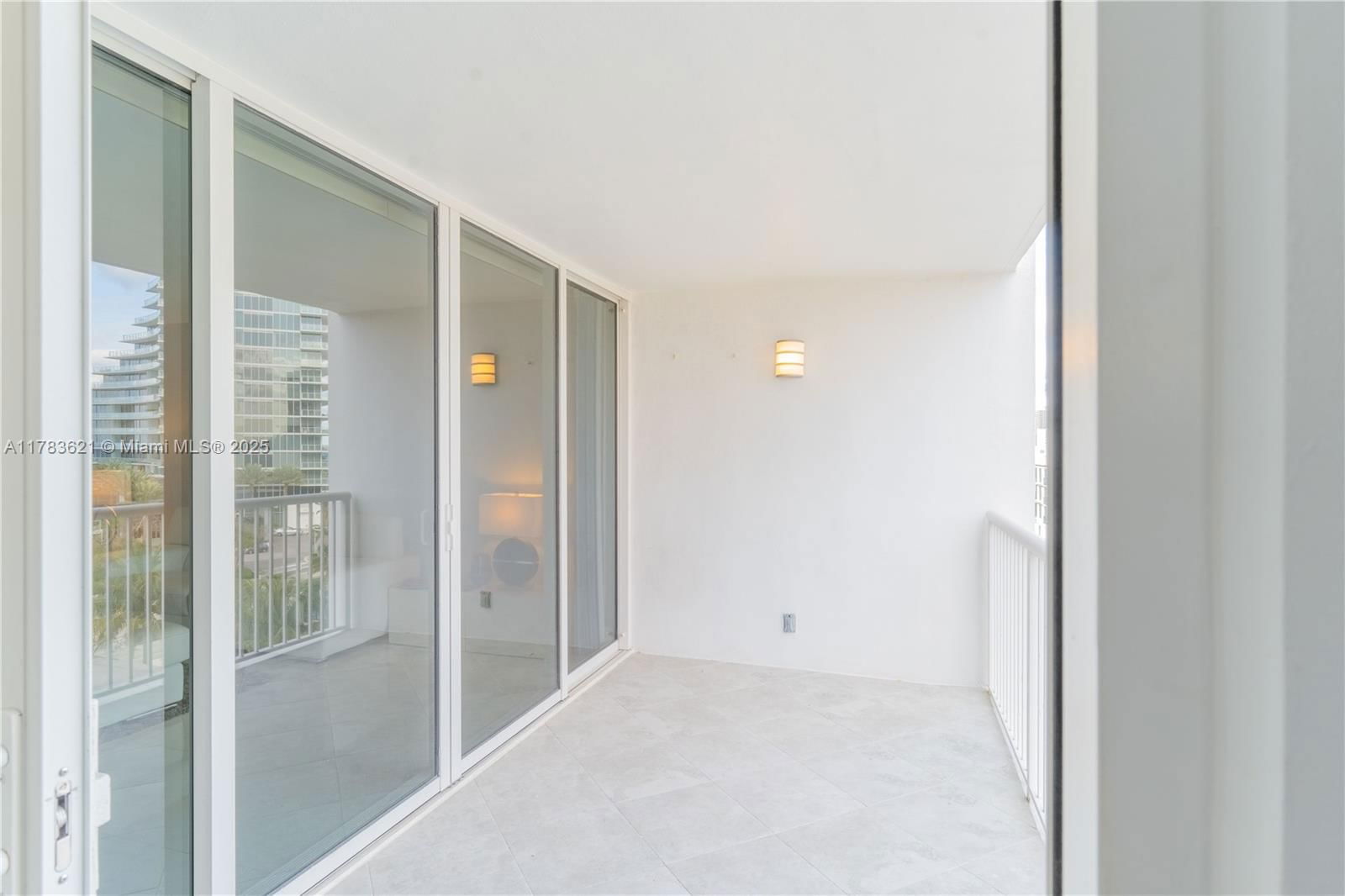 Real estate property located at 2200 33rd Ave #7J, Broward, White Egret Condo, Fort Lauderdale, FL
