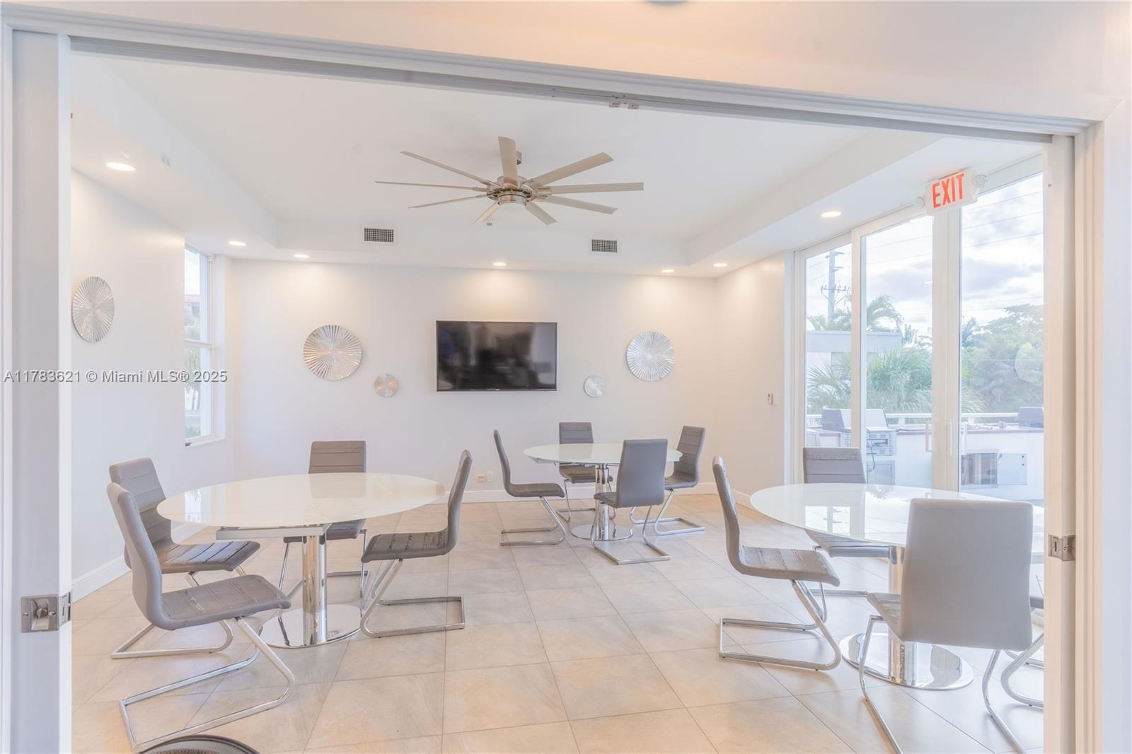 Real estate property located at 2200 33rd Ave #7J, Broward, White Egret Condo, Fort Lauderdale, FL