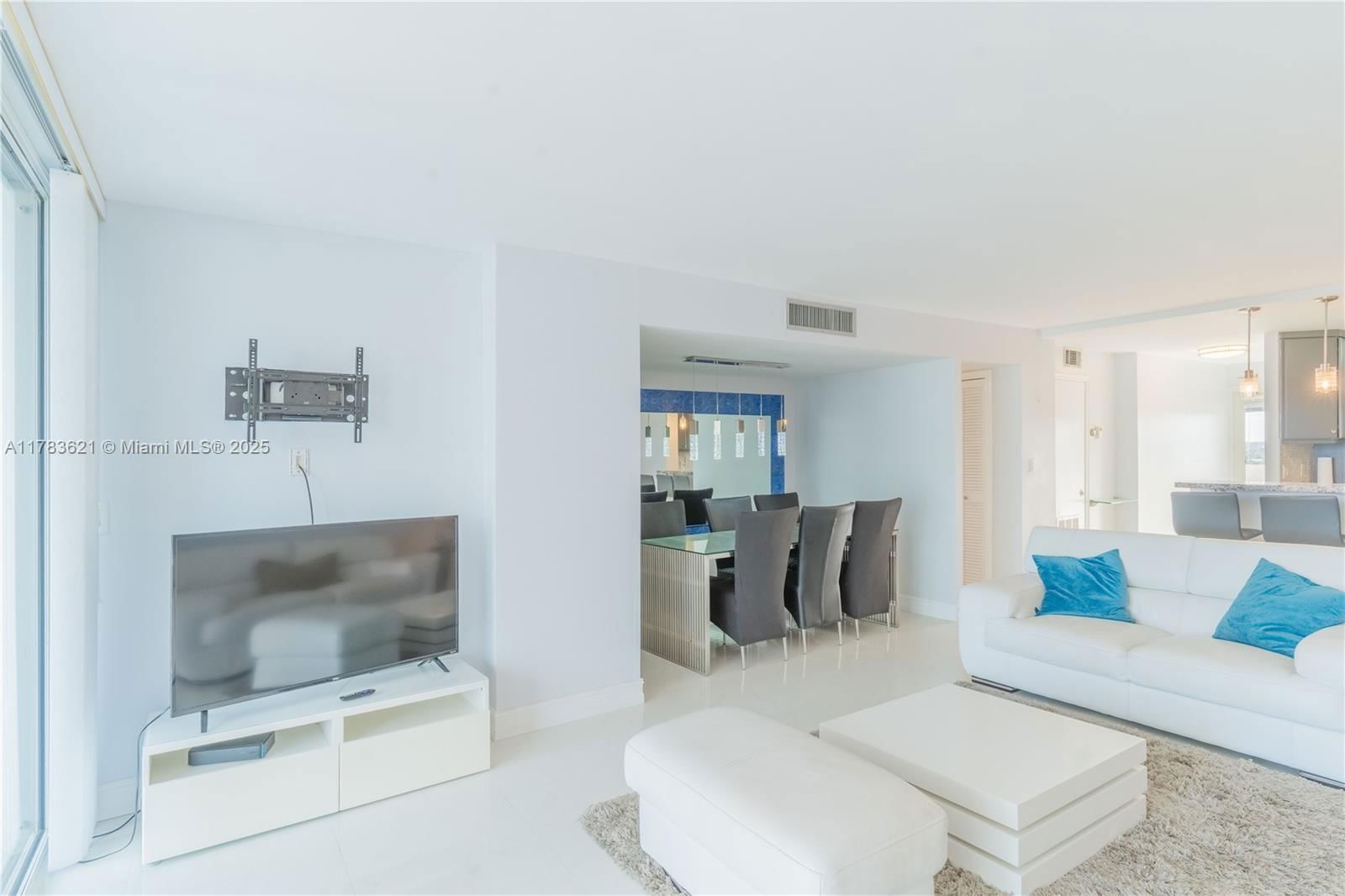 Real estate property located at 2200 33rd Ave #7J, Broward, White Egret Condo, Fort Lauderdale, FL