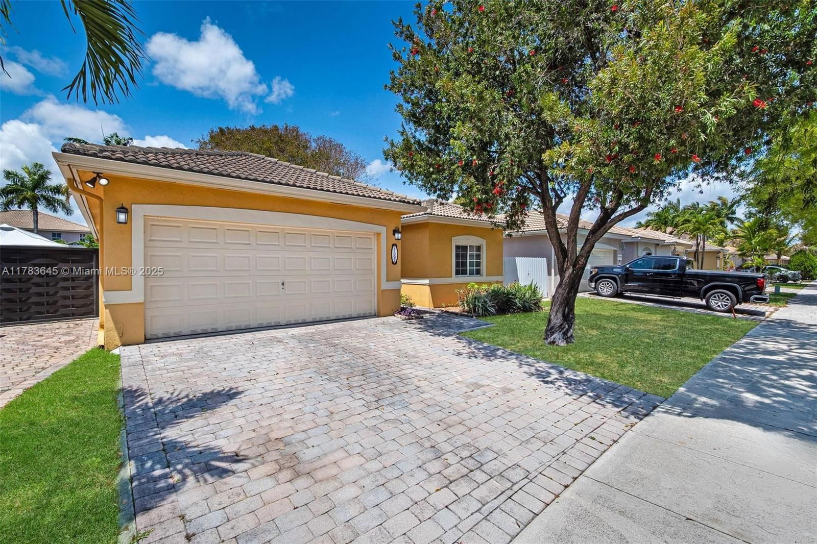 Real estate property located at 21092 91st Ct, Miami-dade, Pelican Bay At Old Cutler, Cutler Bay, FL