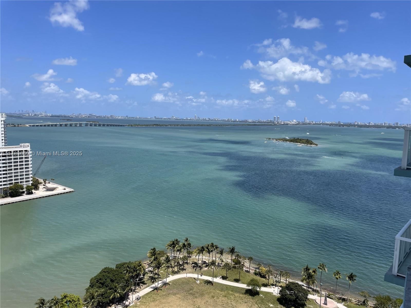 Real estate property located at 1900 Bayshore Dr #2404, Miami-dade, Quantum On The Bay Condo, Miami, FL