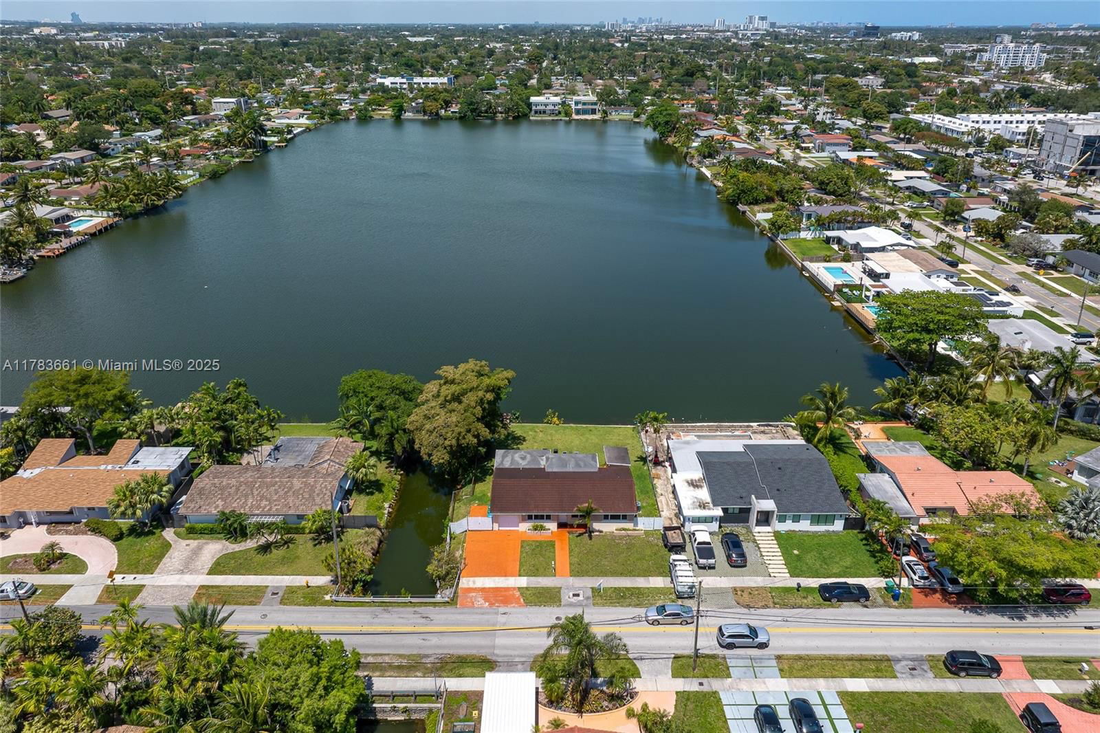 Real estate property located at 2501 209th Ter, Miami-dade, Sunswept Isle, Miami, FL